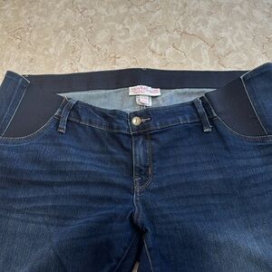 Skinny maternity jeans